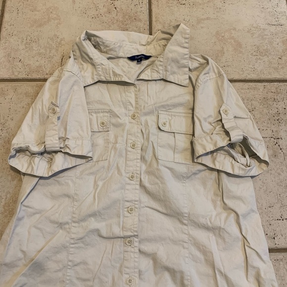 Reitmans Tan Button-Down Shirt with Pockets - Roll-Tab Sleeves - Size L/G - Picture 3 of 6